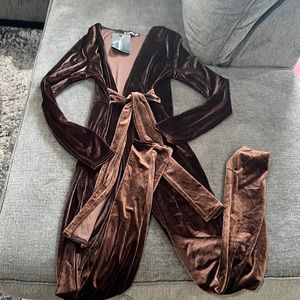 Prettylittlething velvet deep plunge jumpsuit